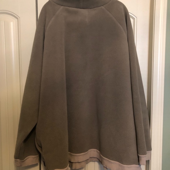 Birch Hill Studio fleece - Picture 2 of 5